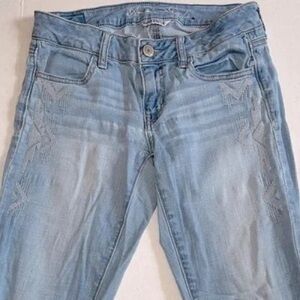 🔴Euc AMERICAN EAGLE Aztec print jeans size 4 jeggings